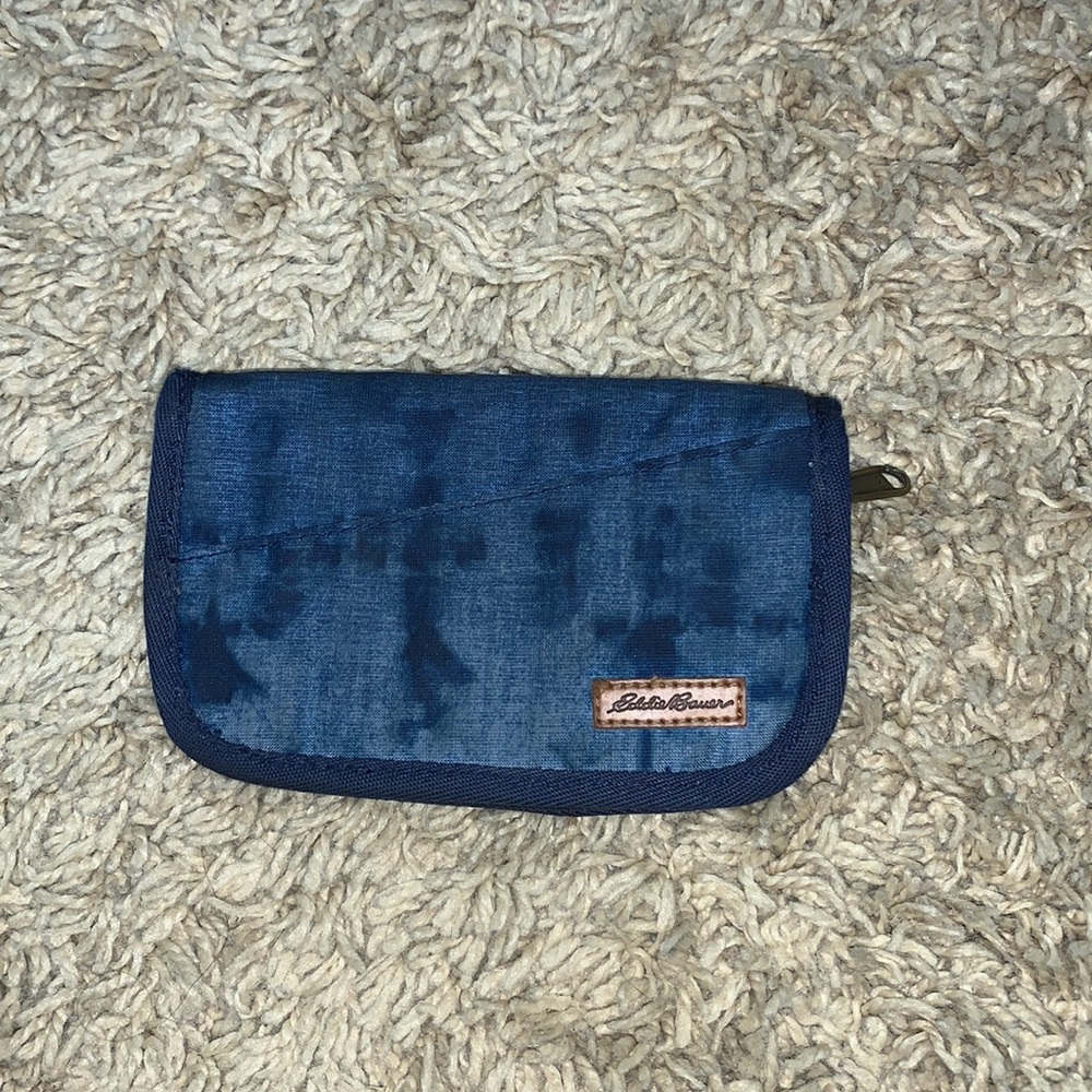 EUC Eddie Bauer travel wallet blue print